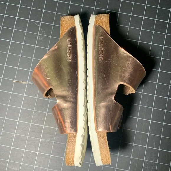Women’s Birkenstock Arizona Leather Soft Footbed- Metallic Copper, size 39/250 - Picture 3 of 16